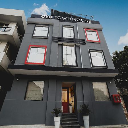 מלון גורגאון Collection O Townhouse 069 מראה חיצוני תמונה